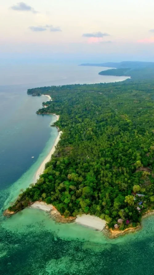 Getting to 6 Degrees eco hostel - Towale peninsula from above